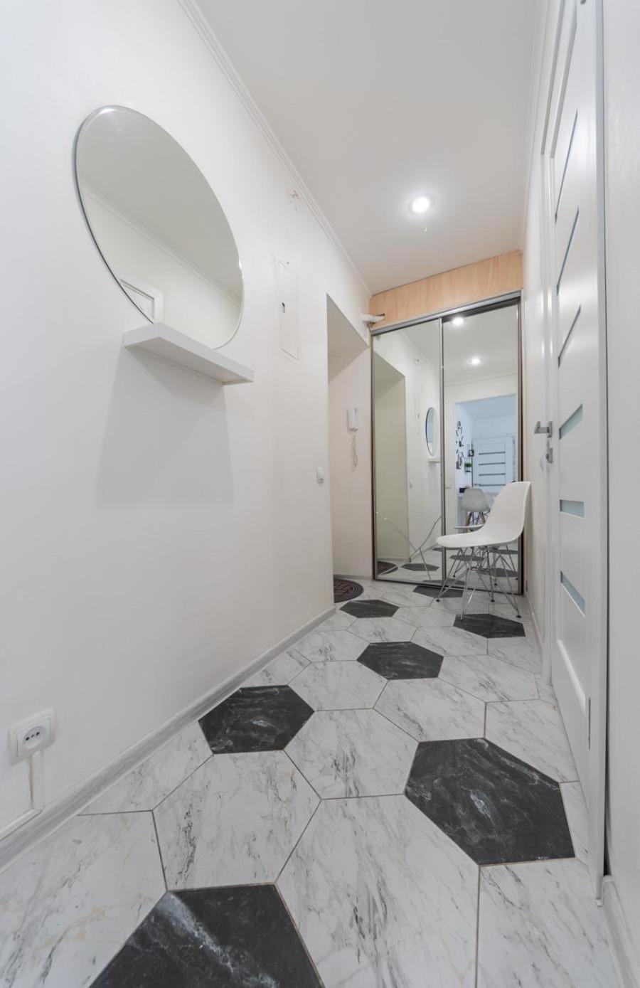 Flat 24 On Lesi Ukrainki 12 With 1 Bedroom Киев Екстериор снимка