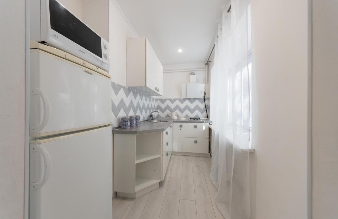 Flat 24 On Lesi Ukrainki 12 With 1 Bedroom Киев Екстериор снимка